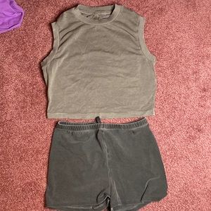 Do not buy, poshmark duplicated an item & its already sold.